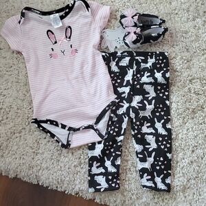 Little beginnings 12 mo baby outfit rabbits